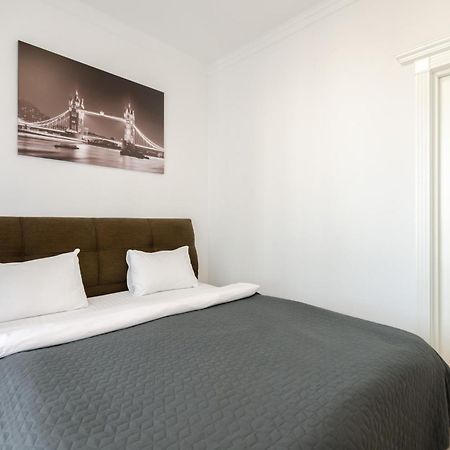 Petrovdom Inn Rc Diplomat Hall -The Smart Hotel Apartment Panoramic City View I Kiev Eksteriør billede